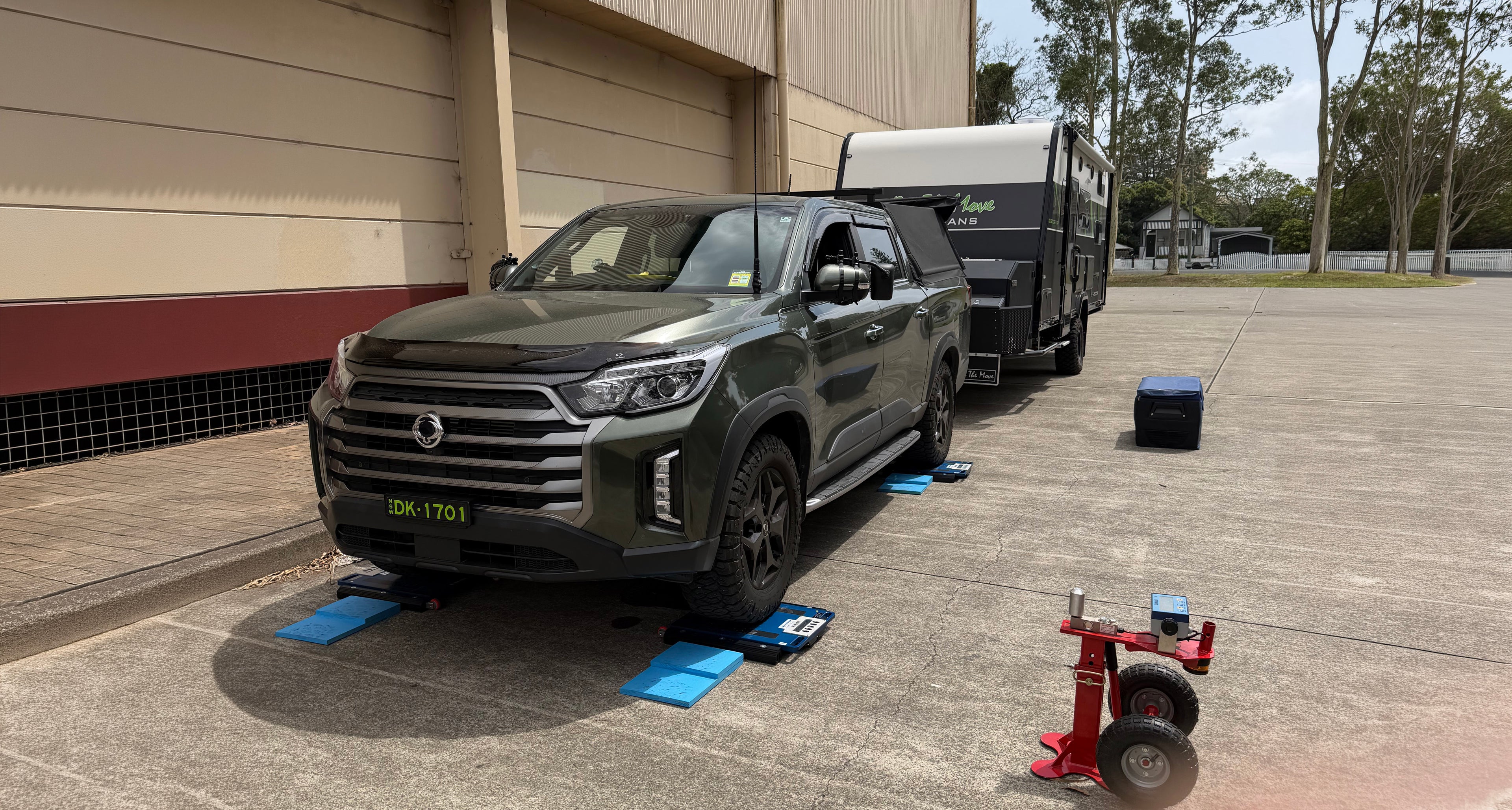 Kara-Weigh mobile caravan weighing experts in NSW using blue Dini Argeo wireless weighing pads