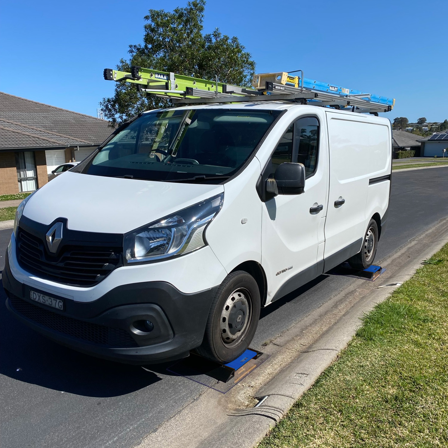 Kara-Weigh mobile vehicle weighing service for tradies, utes, and vans to ensure safety compliance.